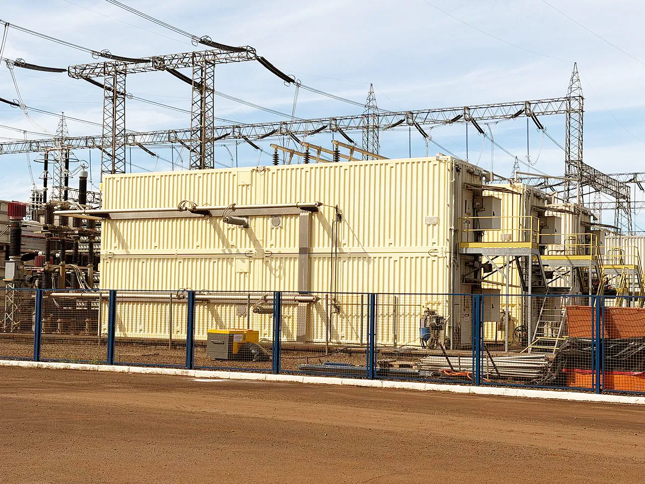 Revitalização de containers metálicos em subestacao