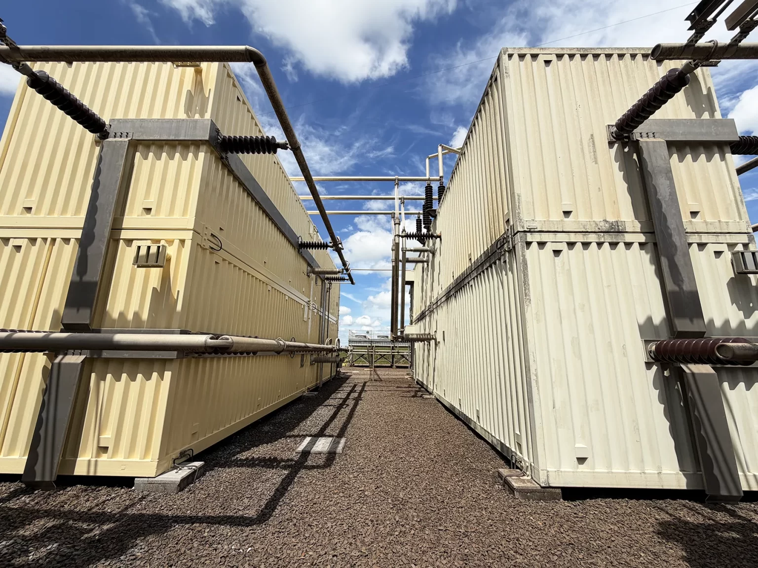 revitalizacao de containers - antes e depois